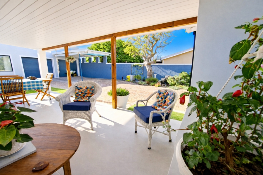 4 Bedroom Property for Sale in Pringle Bay Western Cape